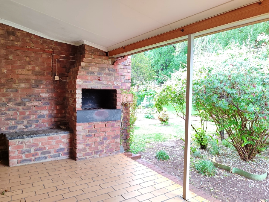 2 Bedroom Property for Sale in Roosheuwel North West